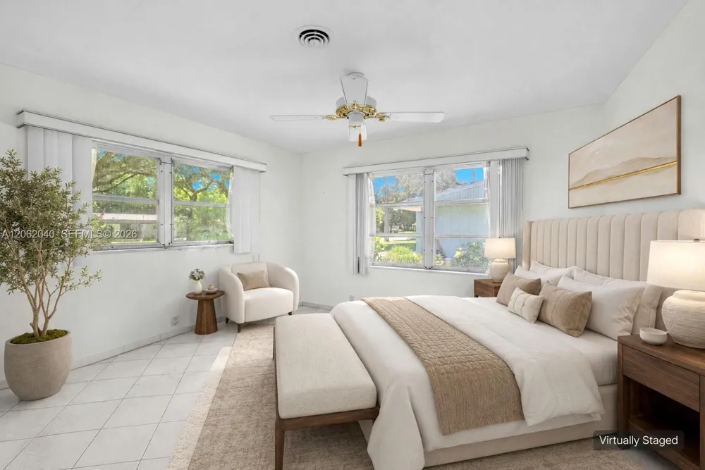 861 Holly Ln Plantation, FL 33317