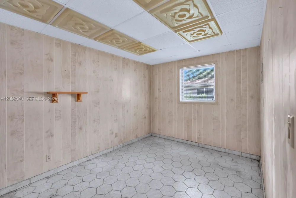 861 Holly Ln Plantation, FL 33317