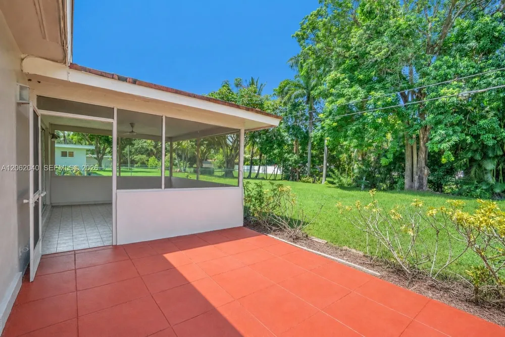 861 Holly Ln Plantation, FL 33317