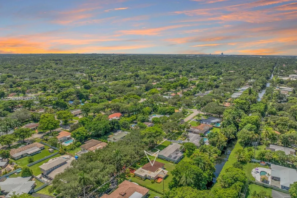 861 Holly Ln Plantation, FL 33317