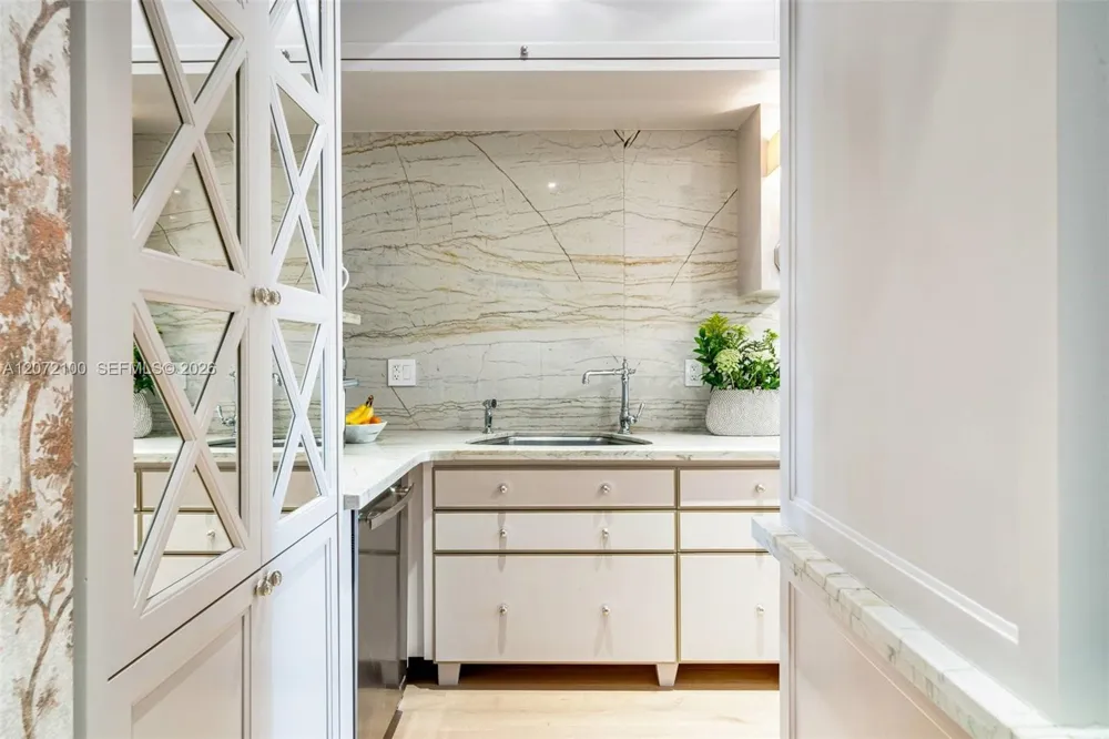 2901 S Bayshore Drive #1B Miami, FL 33133