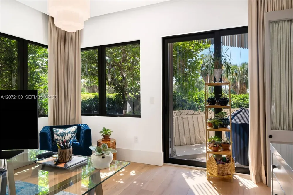 2901 S Bayshore Drive #1B Miami, FL 33133