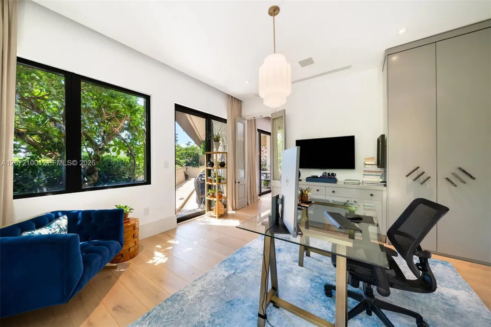 2901 S Bayshore Drive #1B Miami, FL 33133