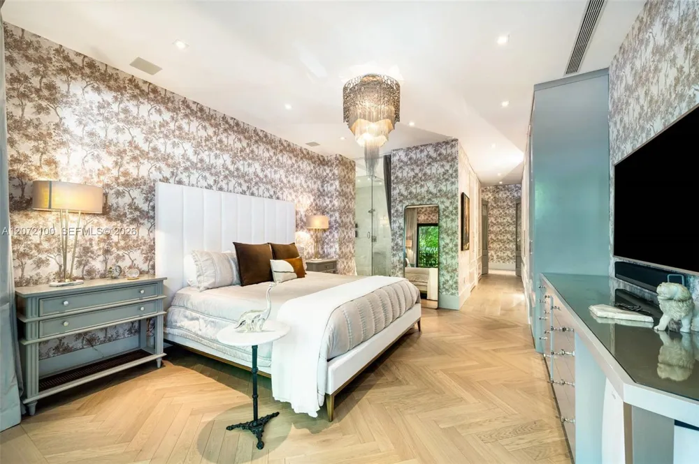 2901 S Bayshore Drive #1B Miami, FL 33133