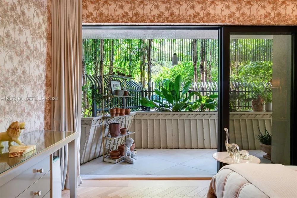 2901 S Bayshore Drive #1B Miami, FL 33133