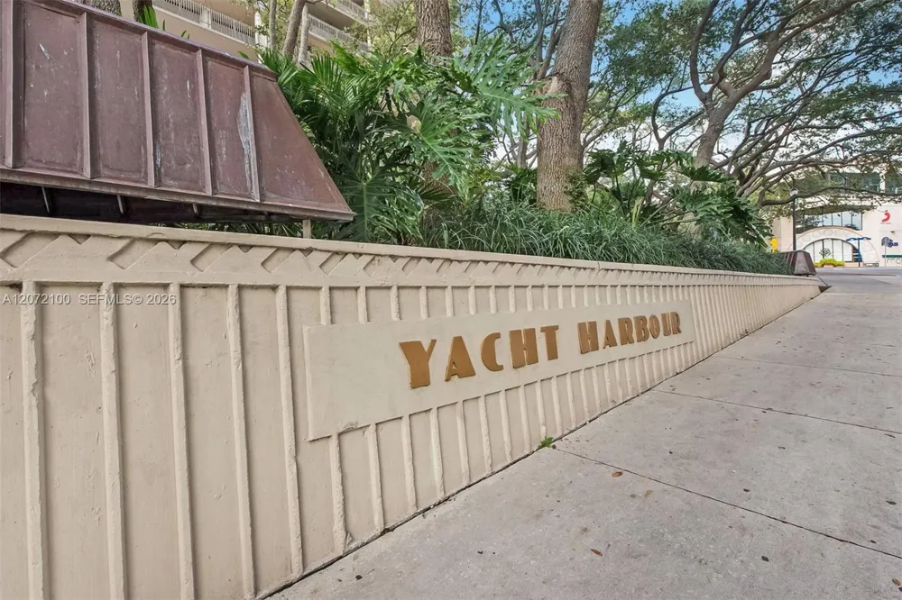 2901 S Bayshore Drive #1B Miami, FL 33133