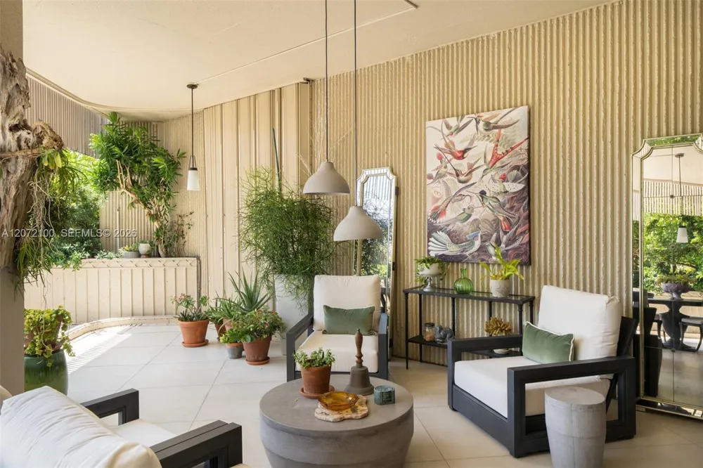 2901 S Bayshore Drive #1B Miami, FL 33133