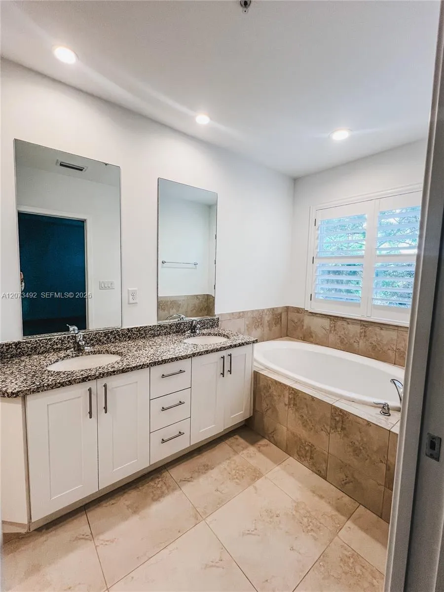 6264 SE Portofino Cir Hobe Sound, FL 33455