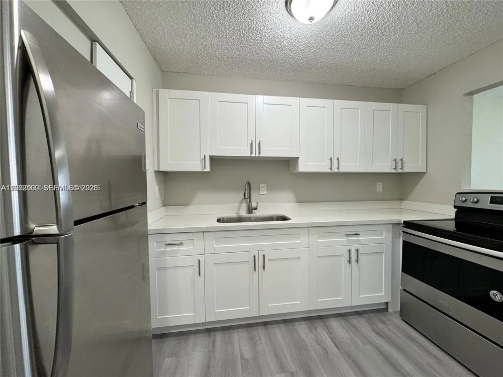 2237 Taylor St #3B Hollywood, FL 33020