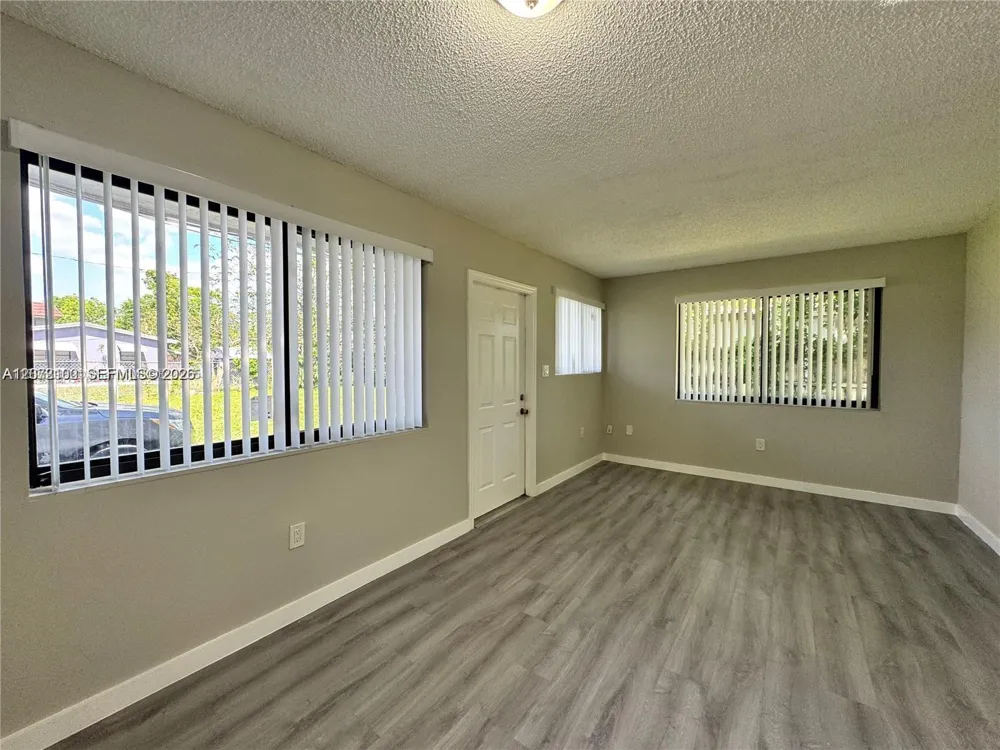 2237 Taylor St #3B Hollywood, FL 33020