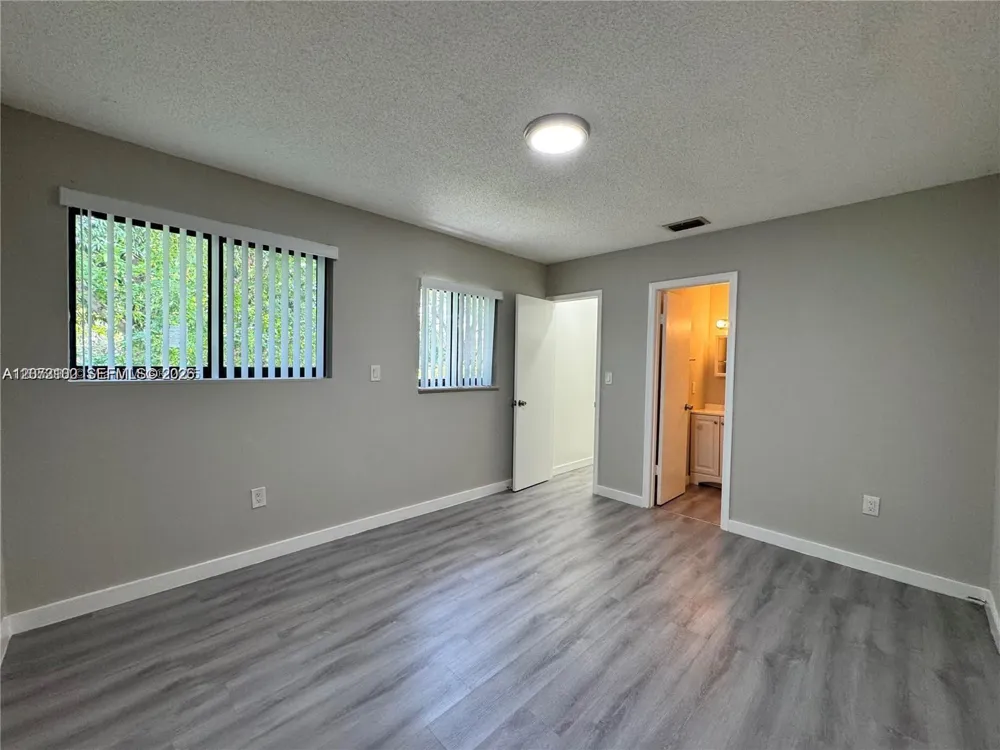 2237 Taylor St #3B Hollywood, FL 33020