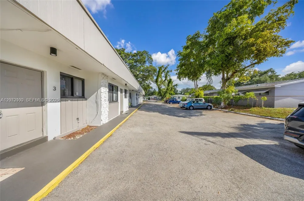 2237 Taylor St #3B Hollywood, FL 33020