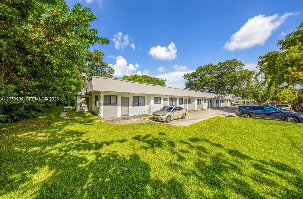2237 Taylor St #3B Hollywood, FL 33020