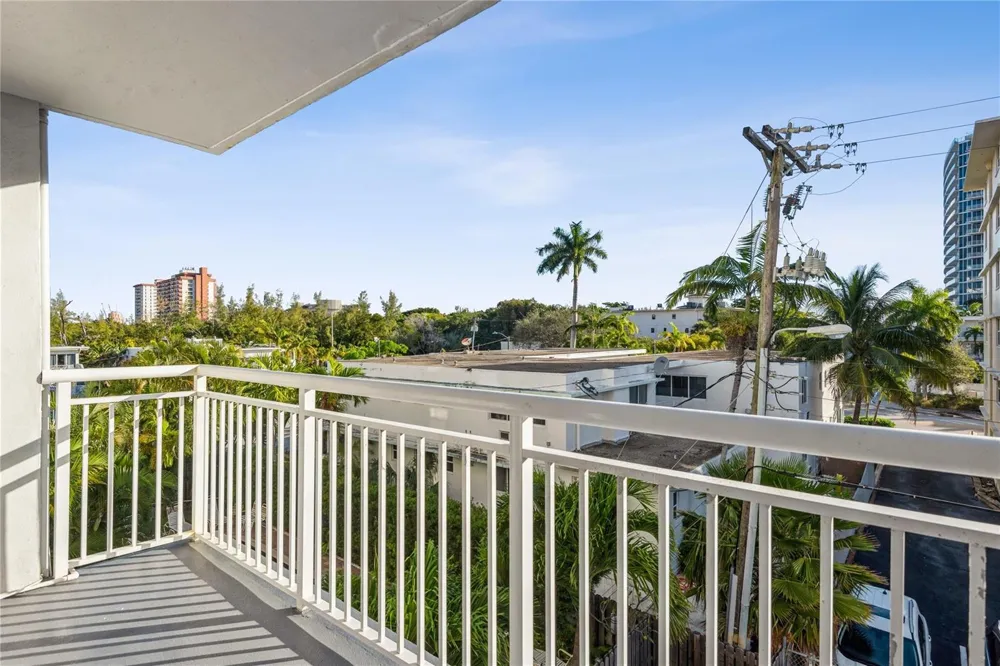 720 ORTON AVENUE #306 Fort Lauderdale, FL 33304