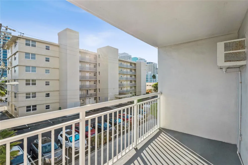 720 ORTON AVENUE #306 Fort Lauderdale, FL 33304