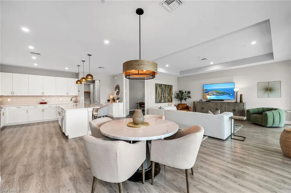 233 Indies Drive E #201 Naples, FL 34114