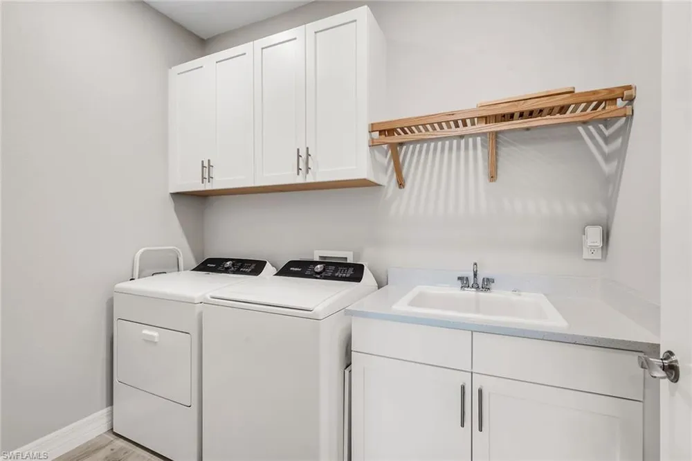 233 Indies Drive E #201 Naples, FL 34114