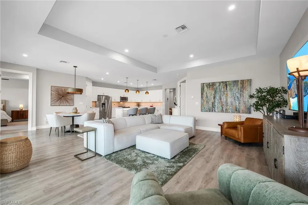 233 Indies Drive E #201 Naples, FL 34114
