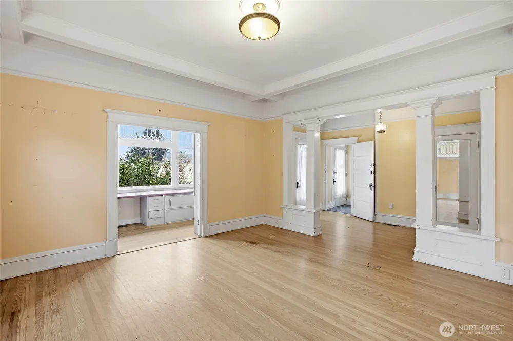 6238 Woodlawn Avenue Seattle, WA 98103