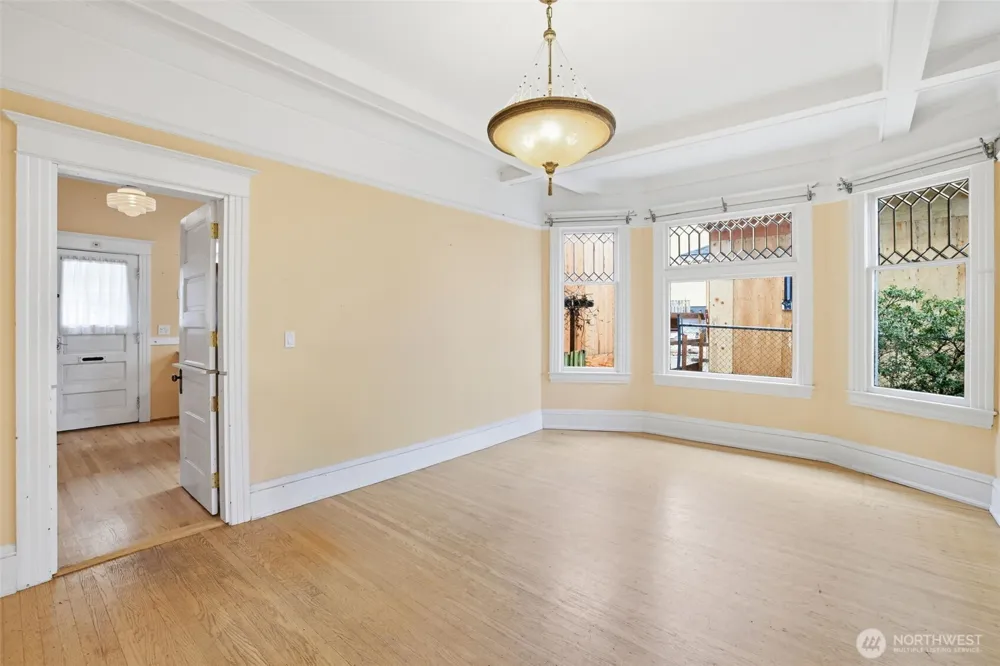 6238 Woodlawn Avenue Seattle, WA 98103