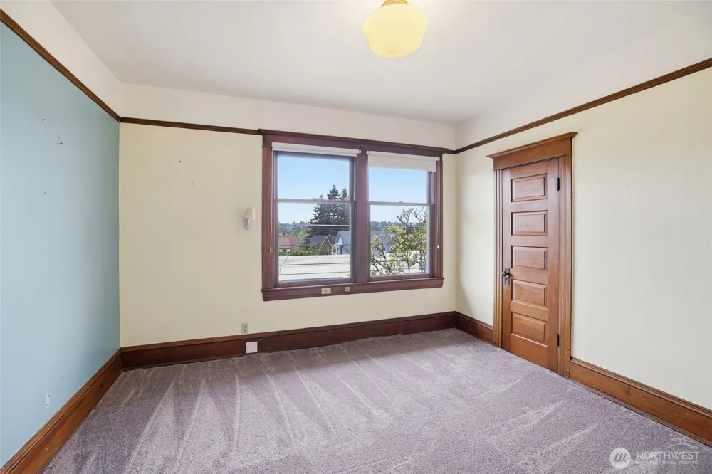 6238 Woodlawn Avenue Seattle, WA 98103