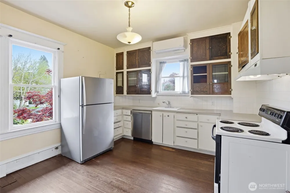 6238 Woodlawn Avenue Seattle, WA 98103