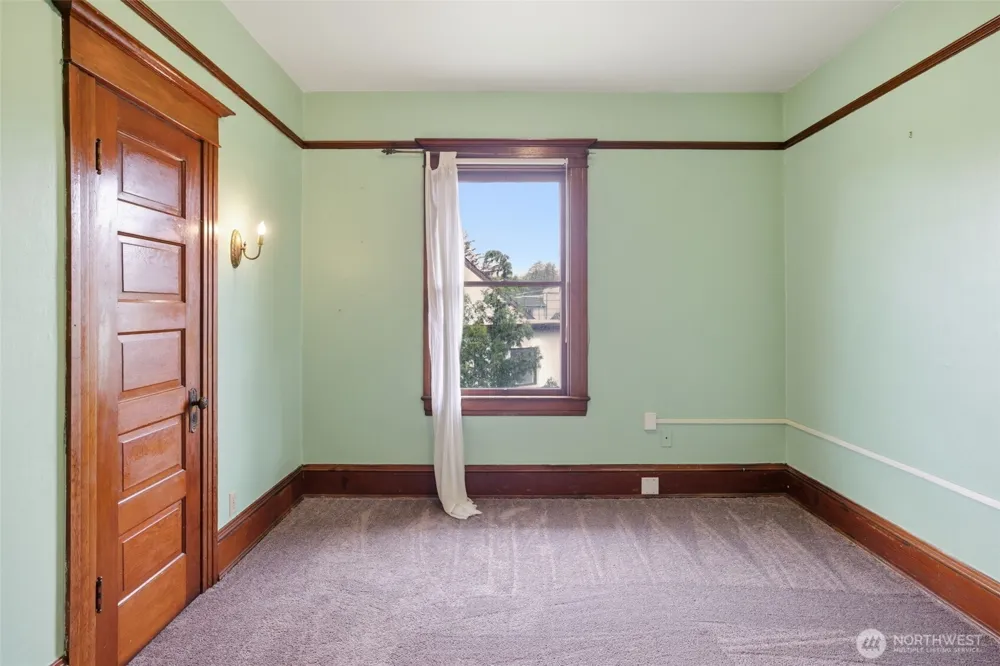 6238 Woodlawn Avenue Seattle, WA 98103