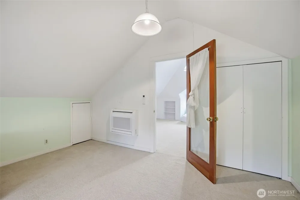 6238 Woodlawn Avenue Seattle, WA 98103
