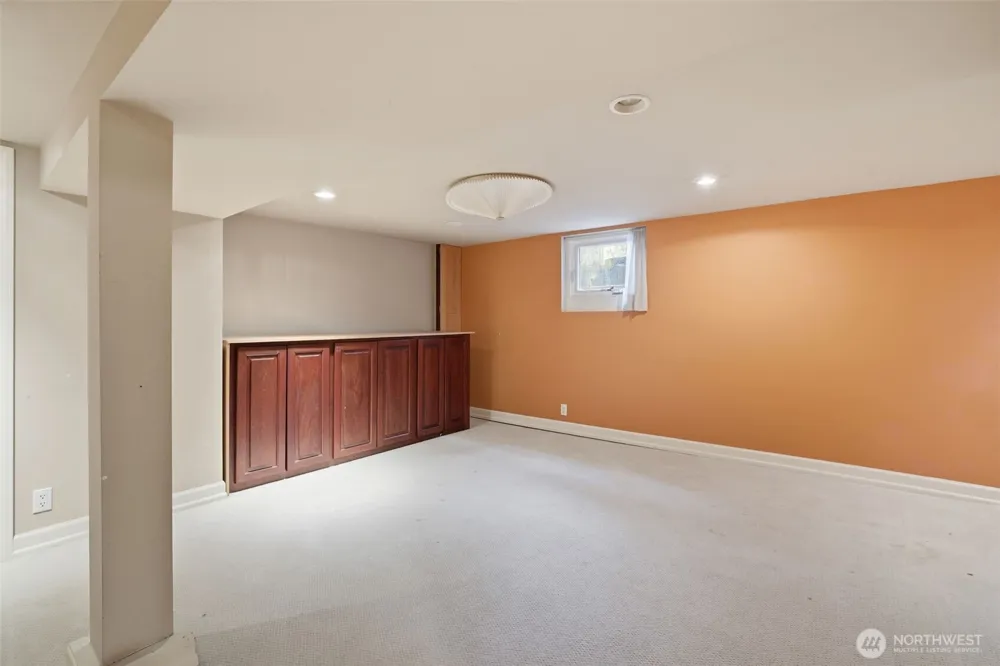 6238 Woodlawn Avenue Seattle, WA 98103