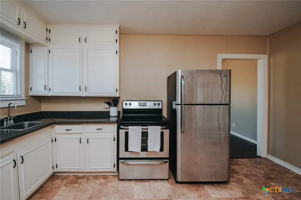 1503 E Virginia Avenue Victoria, TX 77901