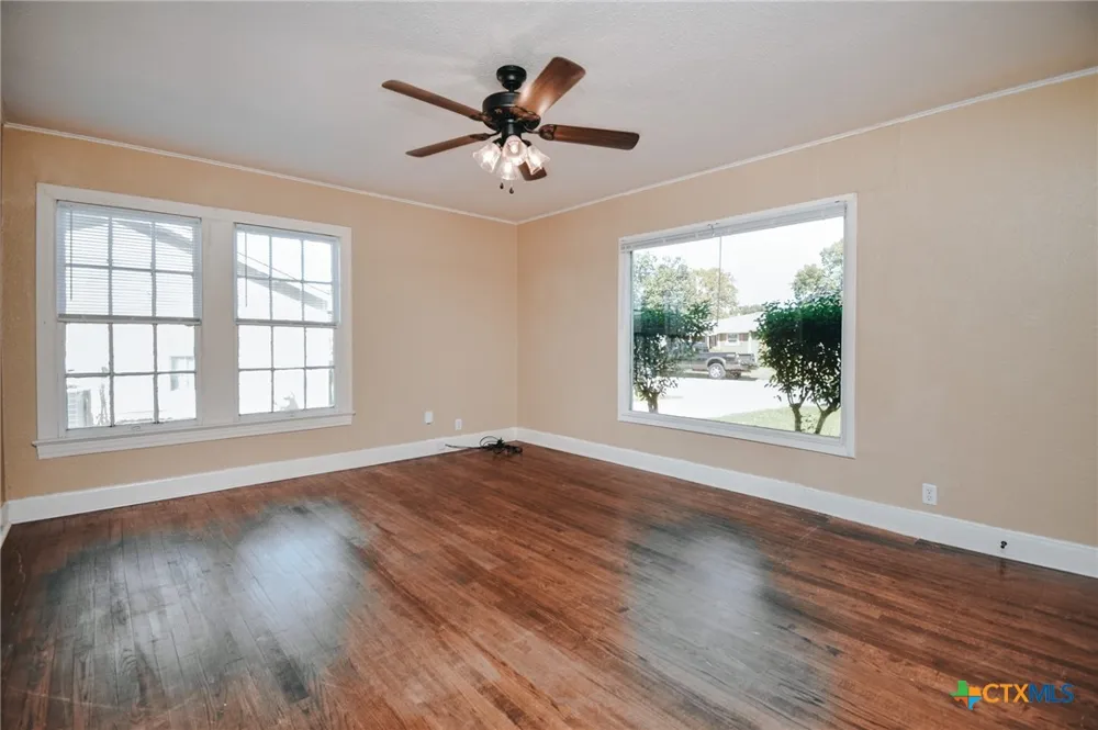 1503 E Virginia Avenue Victoria, TX 77901