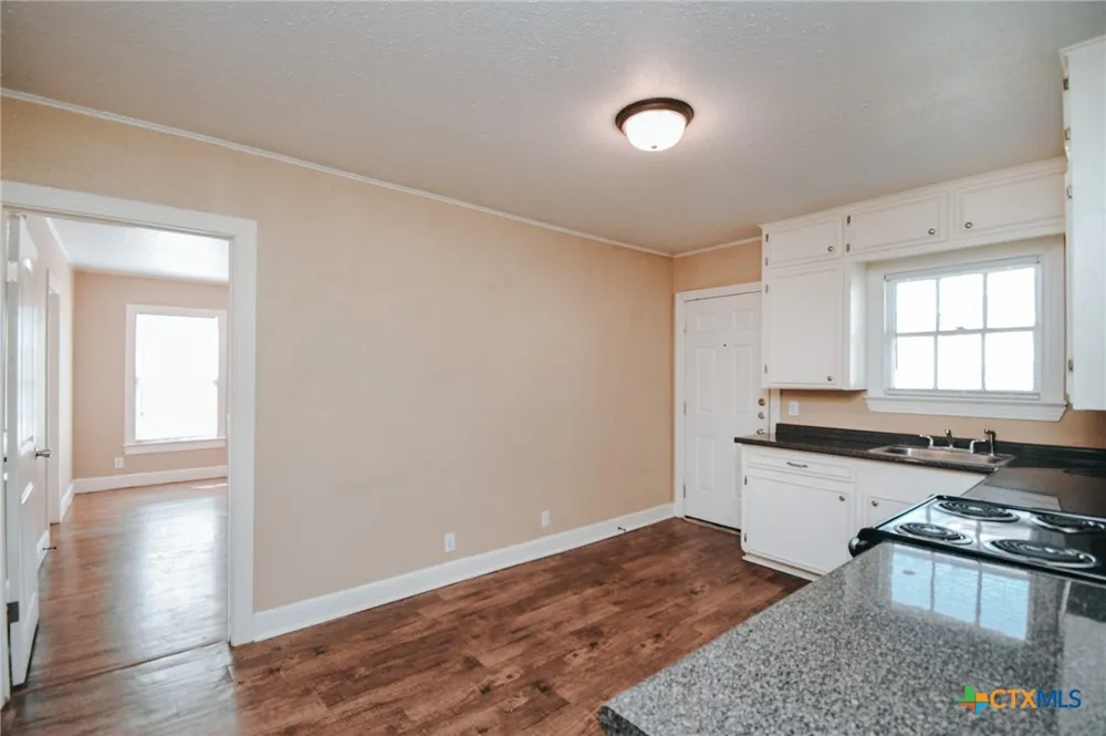 1503 E Virginia Avenue Victoria, TX 77901
