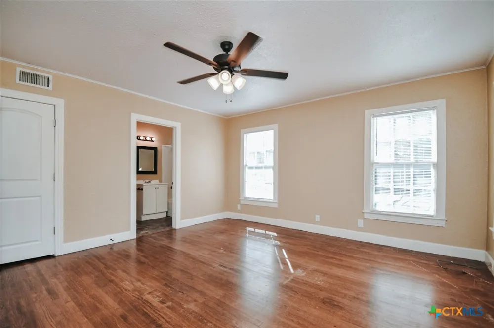 1503 E Virginia Avenue Victoria, TX 77901