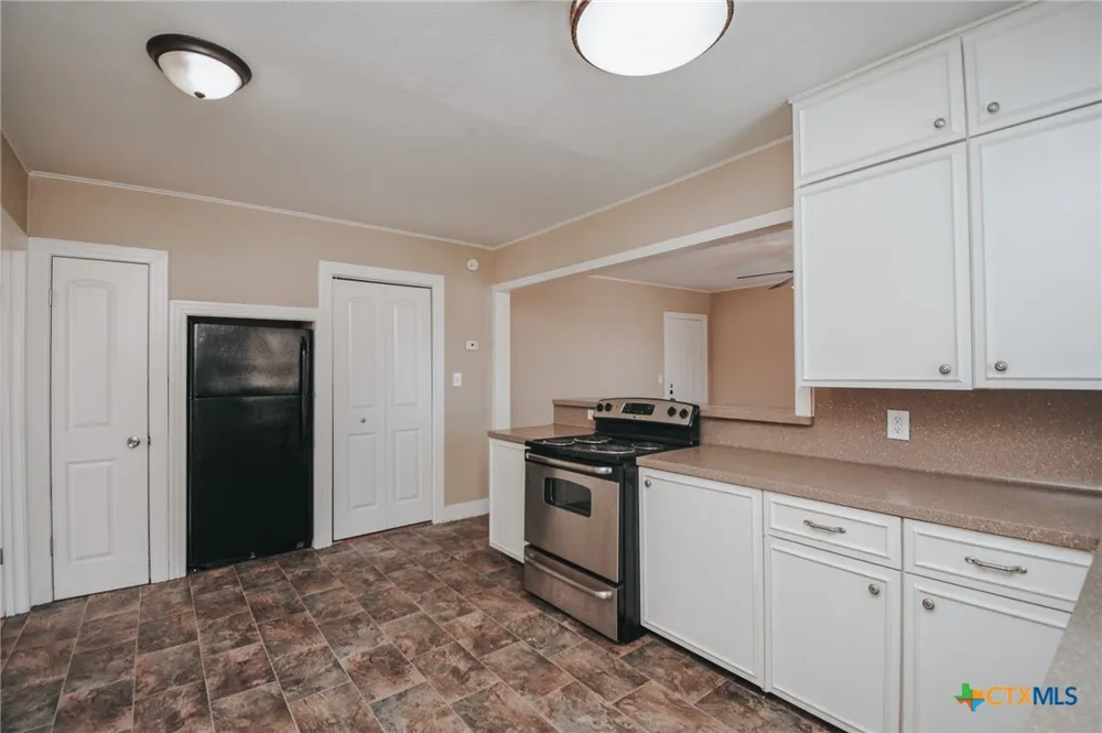 1503 E Virginia Avenue Victoria, TX 77901