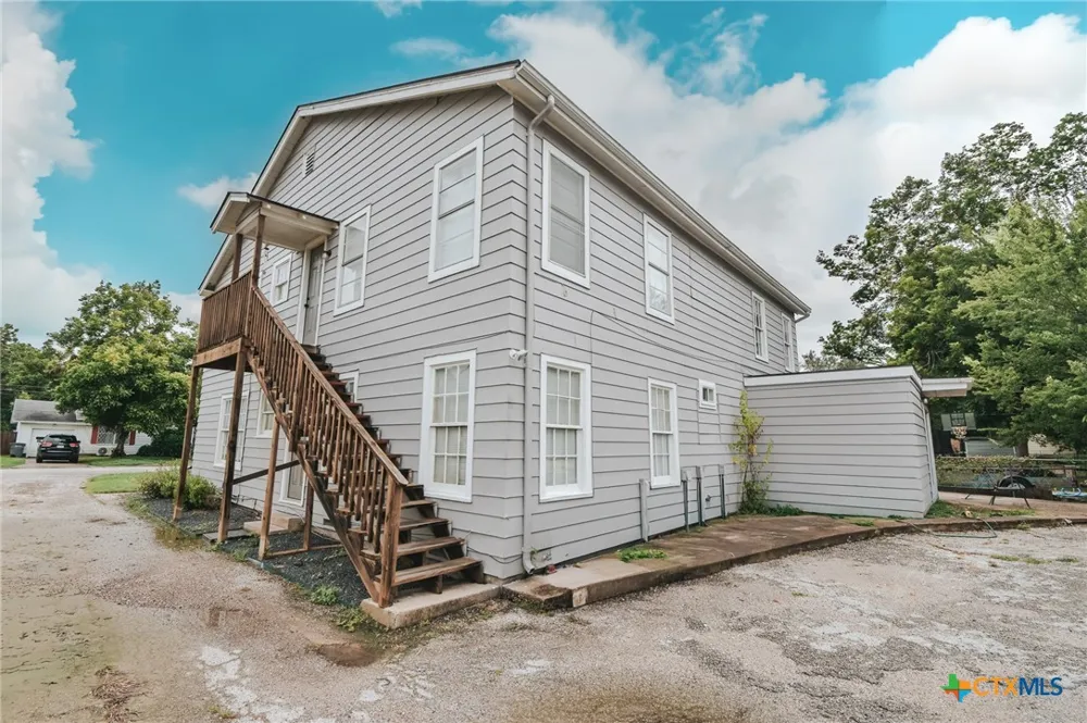 1503 E Virginia Avenue Victoria, TX 77901