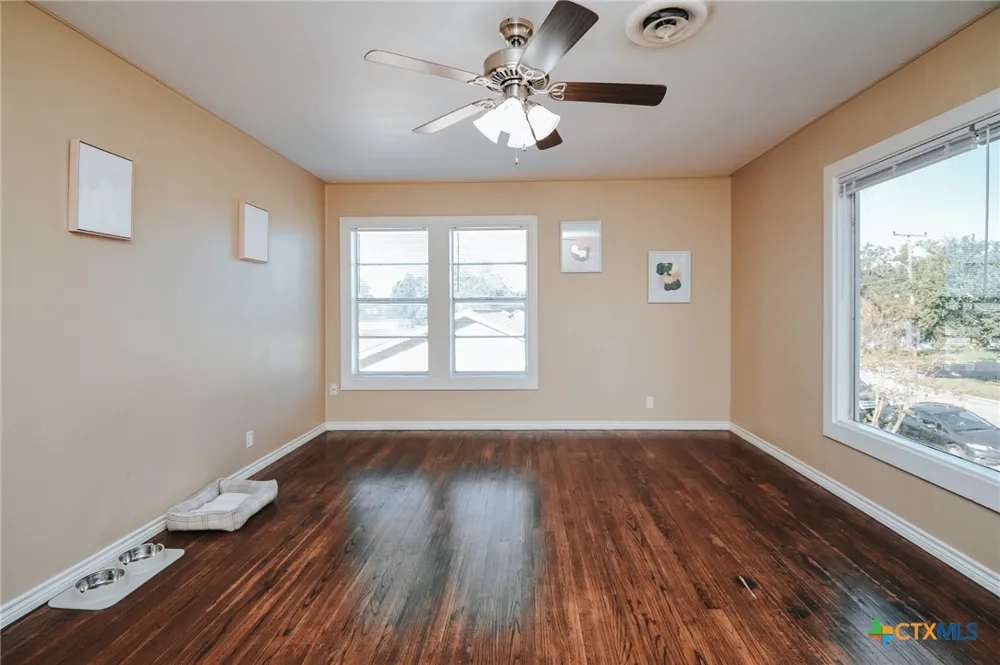 1503 E Virginia Avenue Victoria, TX 77901