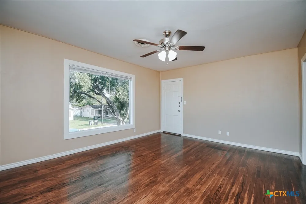 1503 E Virginia Avenue Victoria, TX 77901