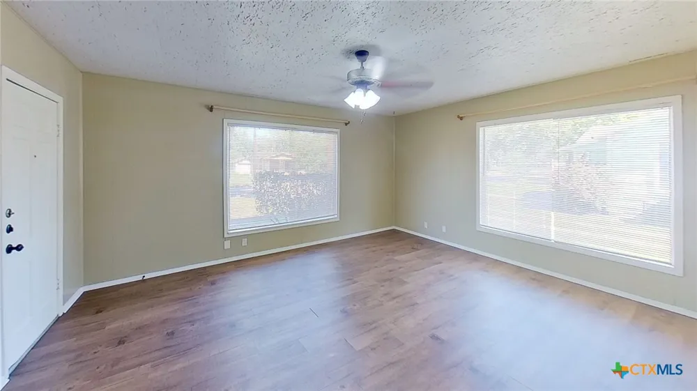 1503 E Virginia Avenue Victoria, TX 77901