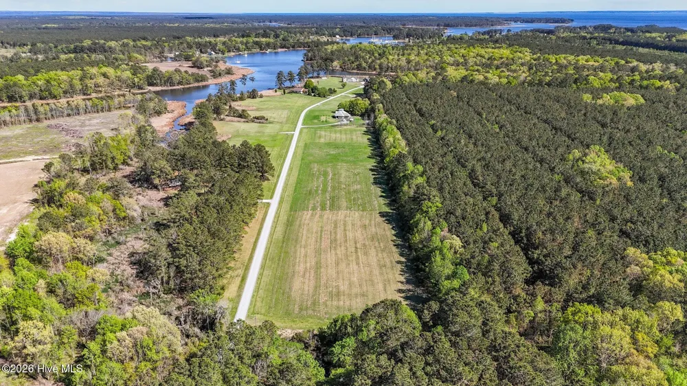 646 Creek Drive Belhaven, NC 27810