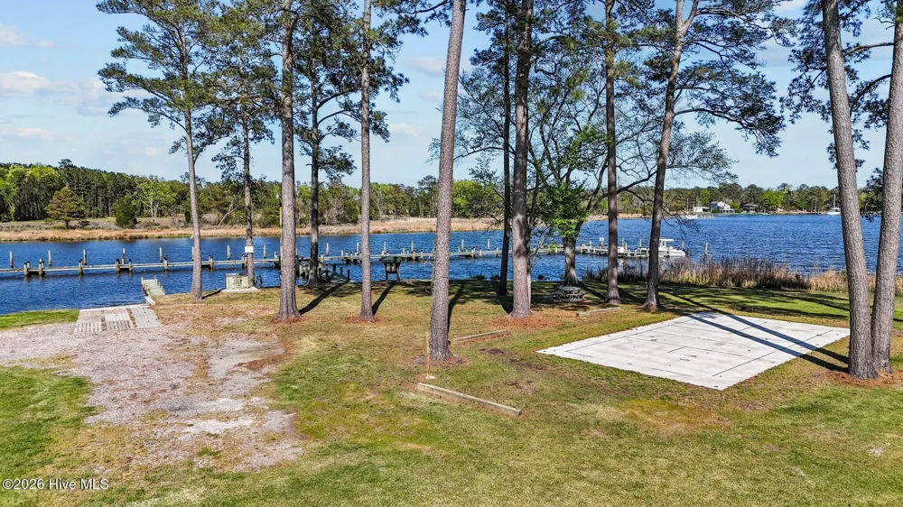 646 Creek Drive Belhaven, NC 27810