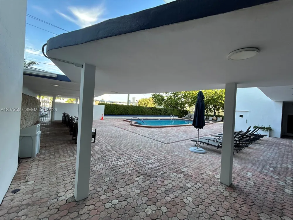 6450 Collins Ave #707 Miami Beach, FL 33141