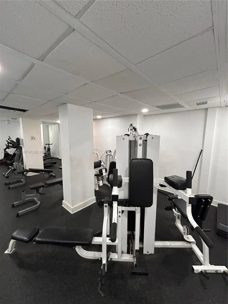 6450 Collins Ave #707 Miami Beach, FL 33141