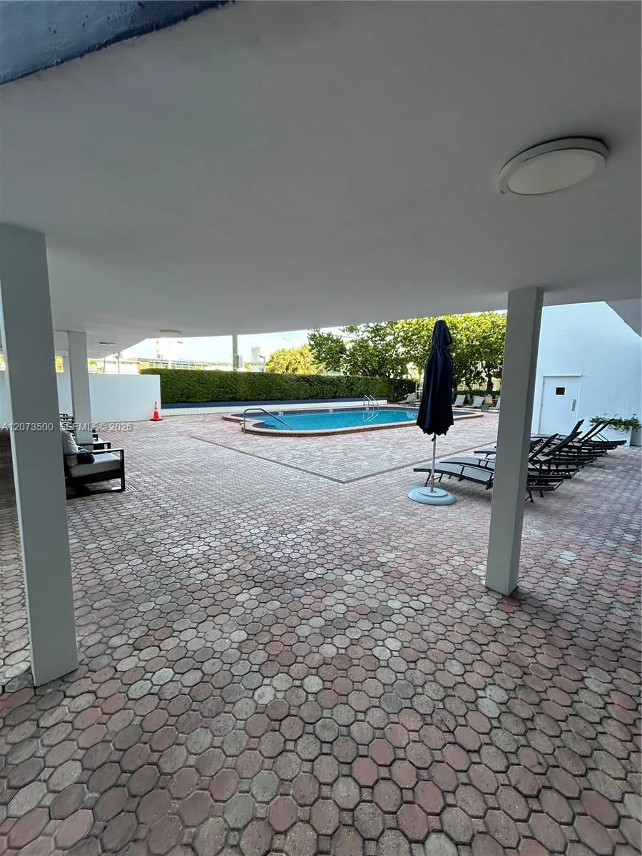 6450 Collins Ave #707 Miami Beach, FL 33141