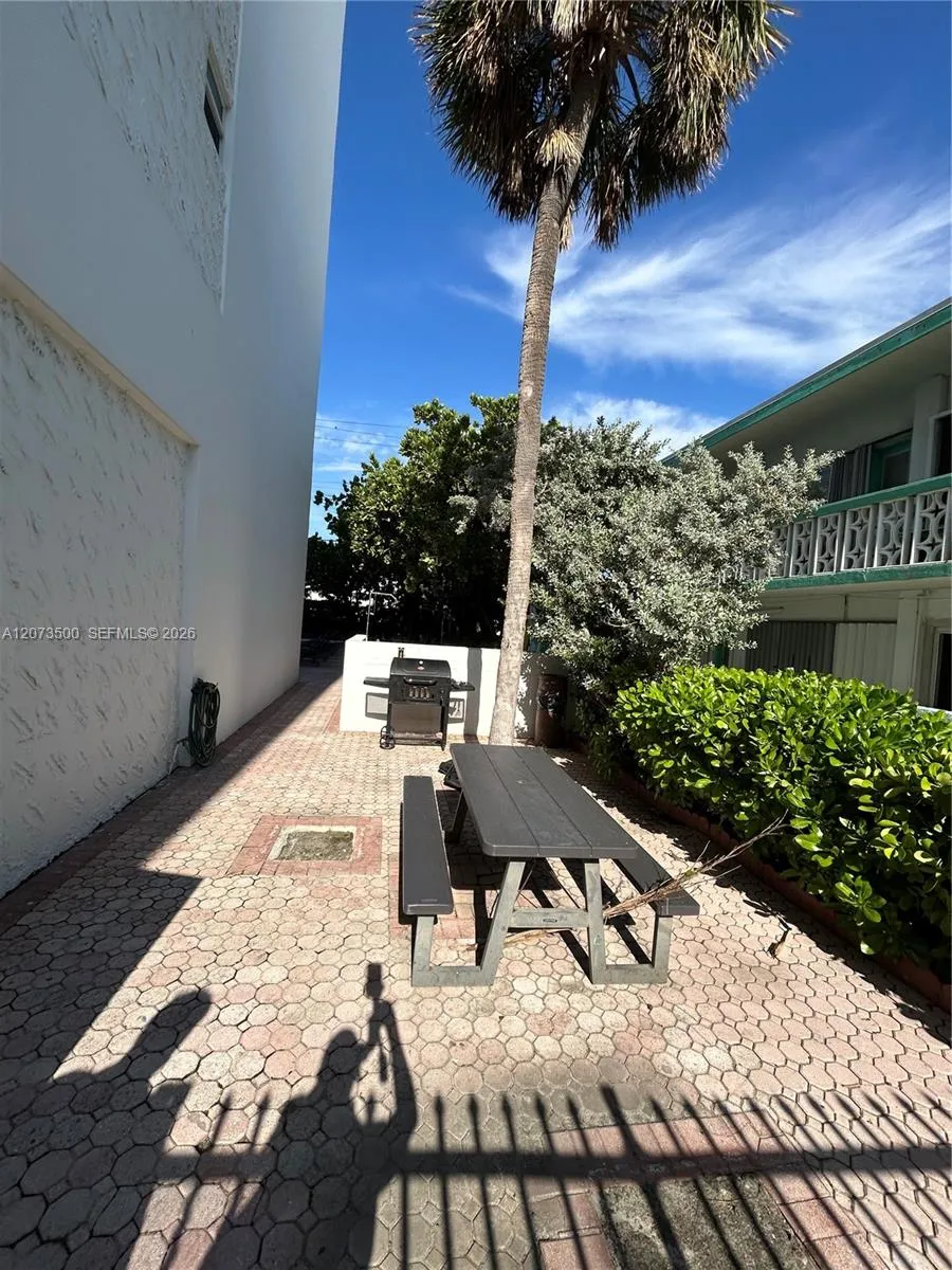 6450 Collins Ave #707 Miami Beach, FL 33141