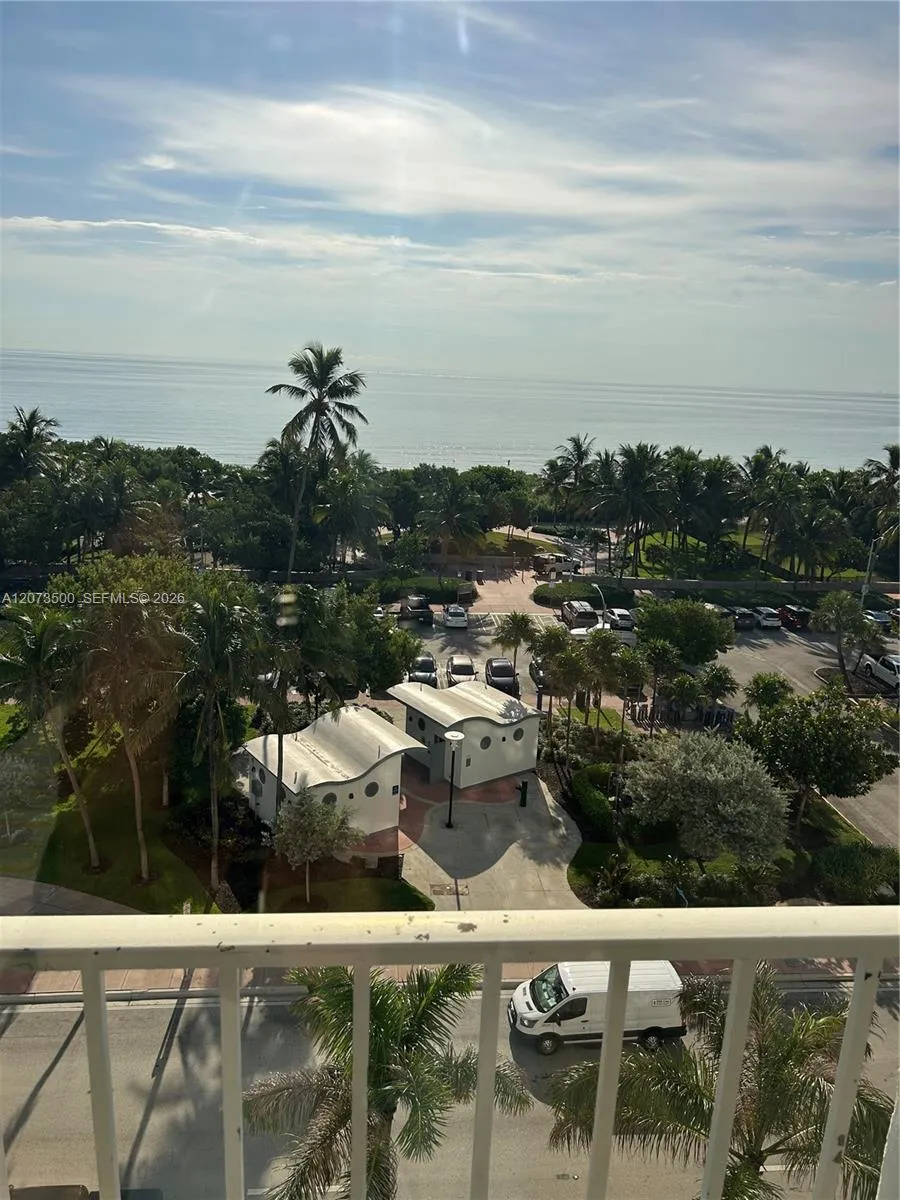 6450 Collins Ave #707 Miami Beach, FL 33141