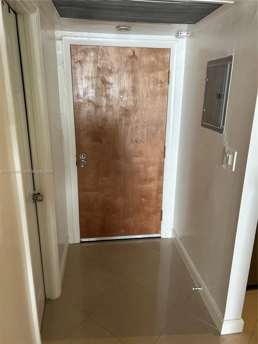 6450 Collins Ave #707 Miami Beach, FL 33141