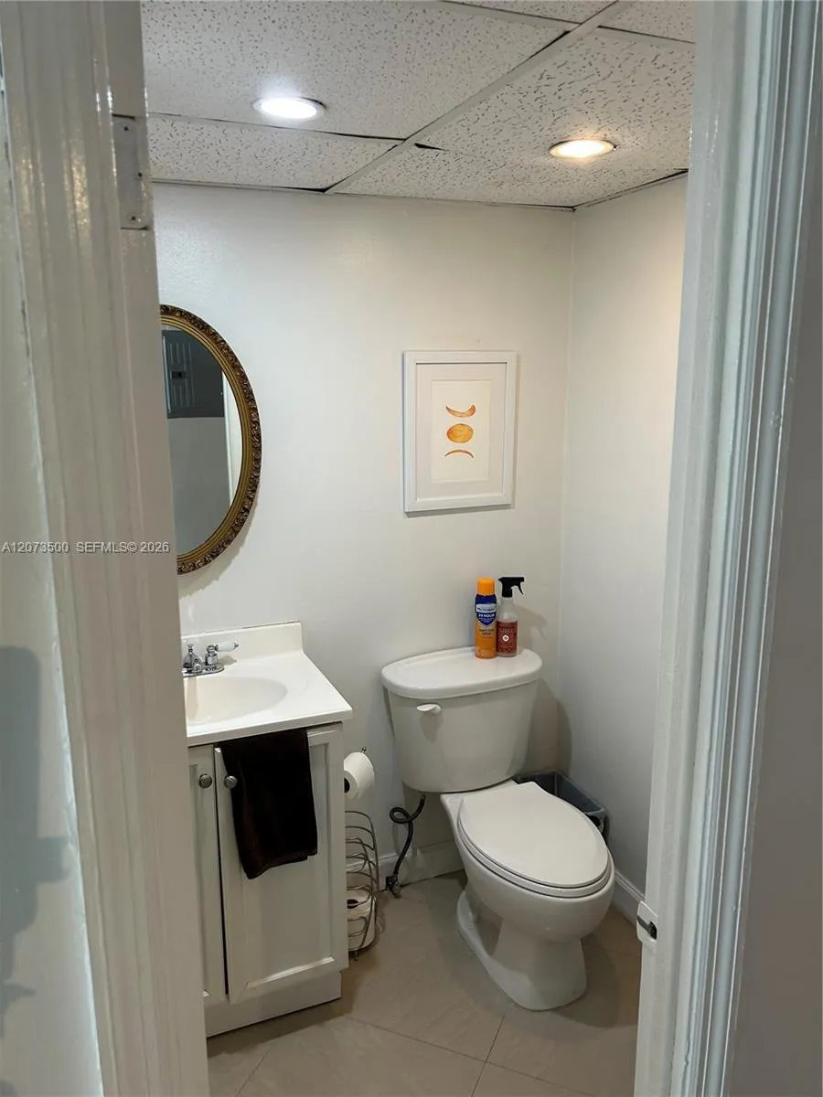 6450 Collins Ave #707 Miami Beach, FL 33141