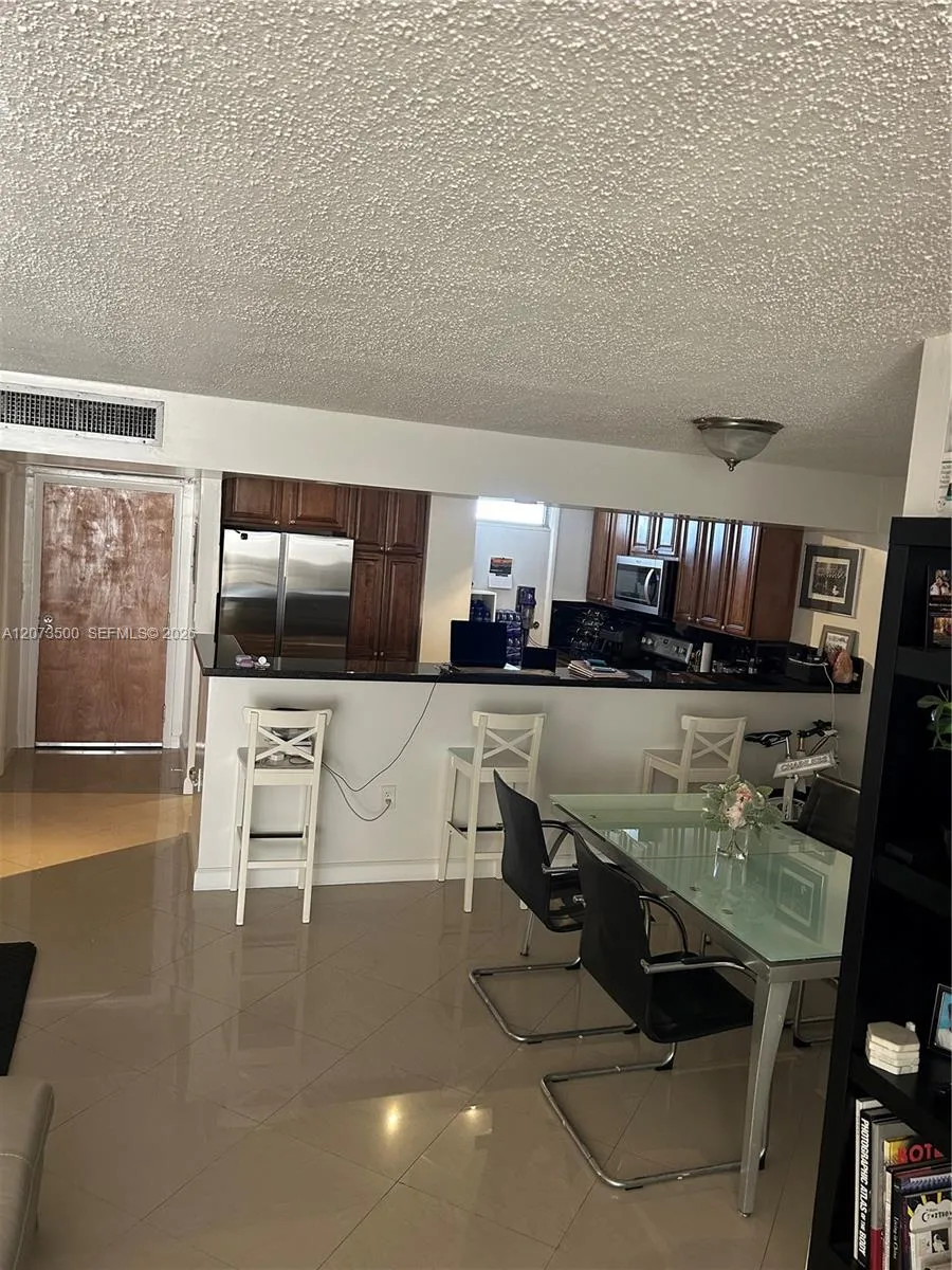 6450 Collins Ave #707 Miami Beach, FL 33141