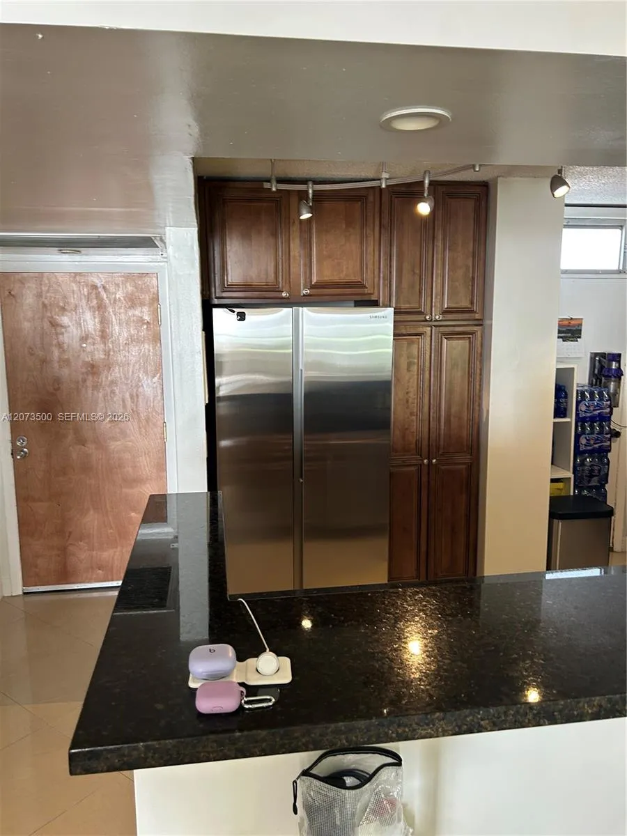 6450 Collins Ave #707 Miami Beach, FL 33141