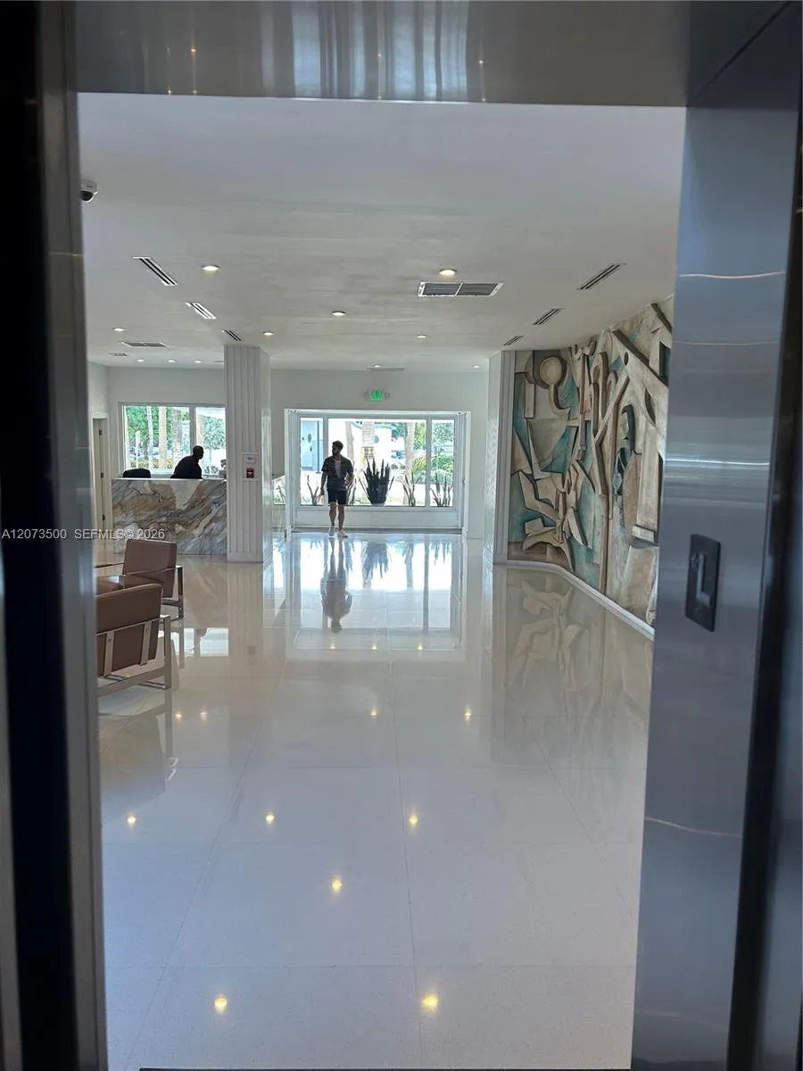 6450 Collins Ave #707 Miami Beach, FL 33141